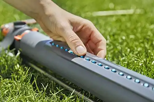 GARDENA 18712-80 Aquazoom 2700 Sq Ft Frost Proof, Fully Adjustable Oscillating Sprinkler, for Flexible, Leak Proof and Precise Watering, Compatible with Any Hose Brand, Made in Germany