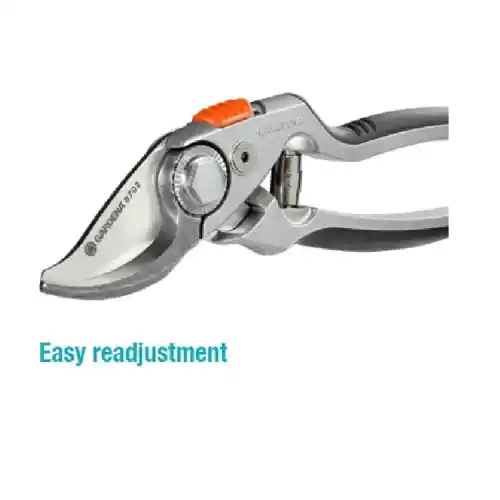 gardena-8702-premium-bypass-hand-pruner-with-angle-2-4.webp Gardena 8702 Premium Bypass Hand Pruner With Angled Cutting Head And 3/4-Inch Cut