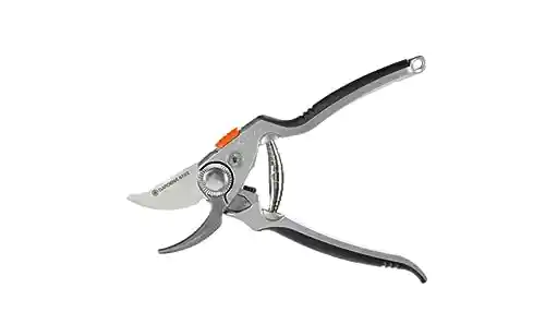 gardena-8702-premium-bypass-hand-pruner-with-angle-5-4.webp Gardena 8702 Premium Bypass Hand Pruner With Angled Cutting Head And 3/4-Inch Cut