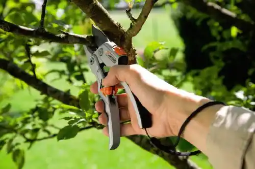Gardena 8798-U SmartCut Ratchet Pruner