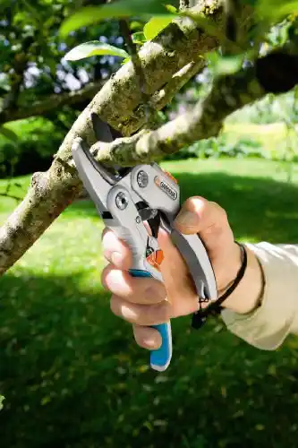 Gardena 8798-U SmartCut Ratchet Pruner