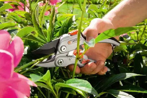 Gardena 8798-U SmartCut Ratchet Pruner