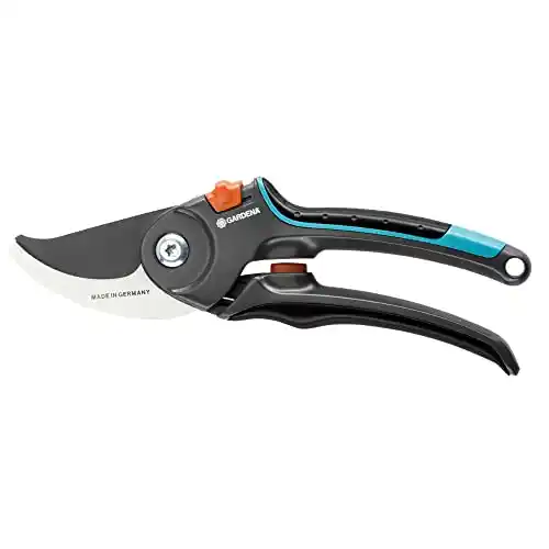 gardena-8904-two-step-adjustable-bypass-pruners-w-9.webp GARDENA 8904, Two step adjustable Bypass Pruners with safety lock, For pruning and cutting flowers or branches, Made In Germany